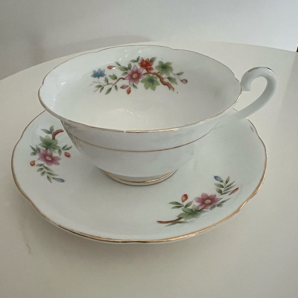 Vintage Rare Fine Kenwood China from Japan Tea cup & saucer Gold Scalloped Trim